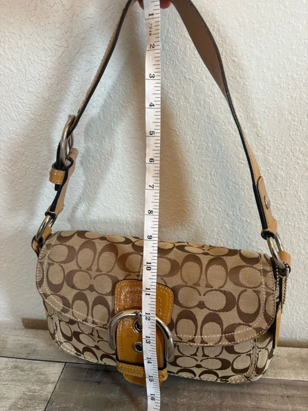 Coach Khaki Signature Canvas Shoulder Bag with Tan Buckle - Picture 2 of 9